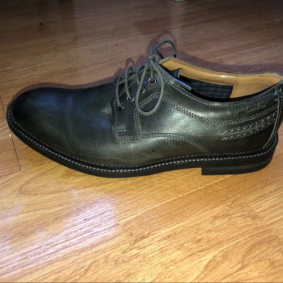 CLARKS Mens Oxfords Olive Green Dress Shoes 9.5 main image 4